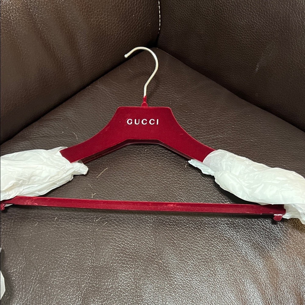 Gucci Burgundy Velvet Hanger (2) ‼️‼️